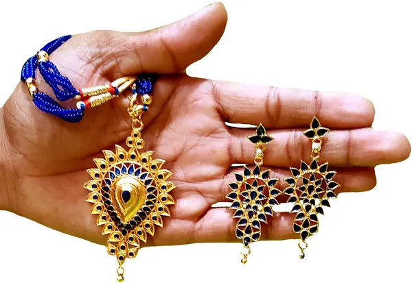 Assamese_Traditional_Gold_Plated_Blue_Colour_Dugdugi_Tassel_Jewellery_Set_For_Women